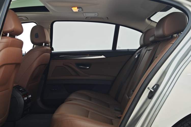 Used BMW 5 Series 2014 528Li Leading Model Interior 3