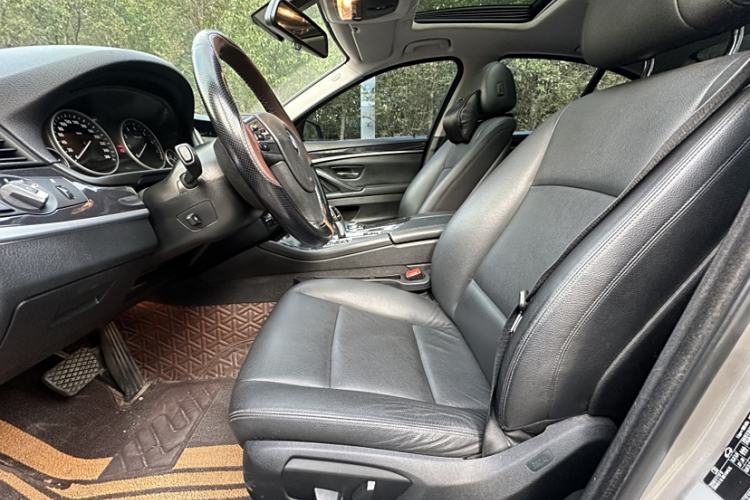 Used BMW 5 Series 2014 520i Elegant Edition Interior 3