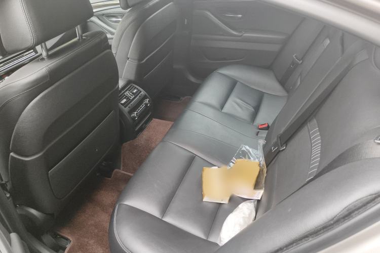 Used BMW 5 Series 2014 535i Design Package Model Interior 4