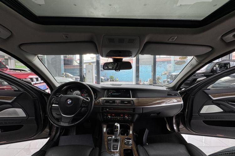 Used BMW 5 Series 2014 535Li Leading Model Interior 4