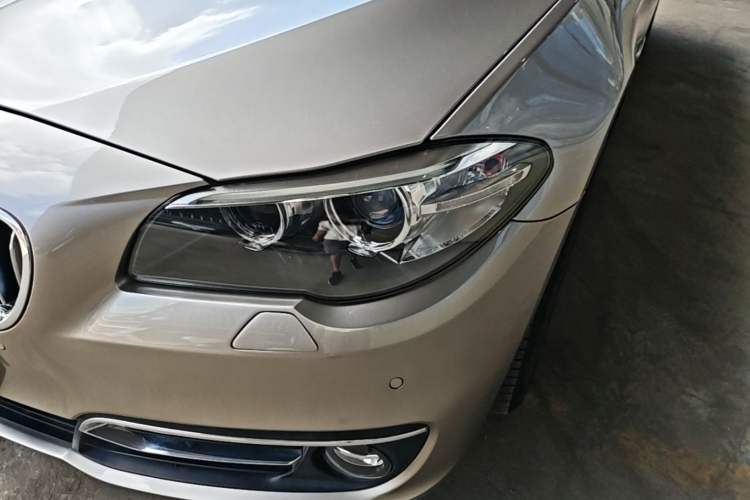 Used BMW 5 Series 2014 525Li Luxury Design Package Left Front Headlight