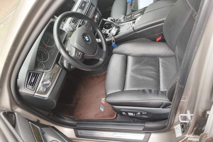 Used BMW 5 Series 2014 535i Design Package Model Left Front Seat
