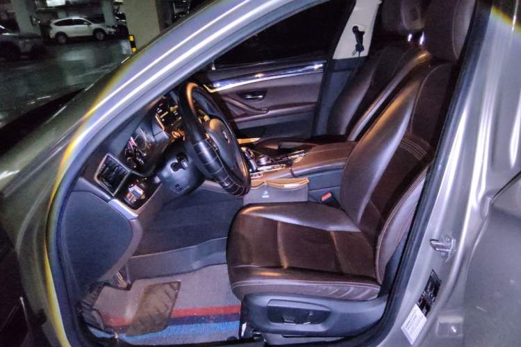 Used BMW 5 Series 2014 525Li Luxury Design Package Left Front Seat