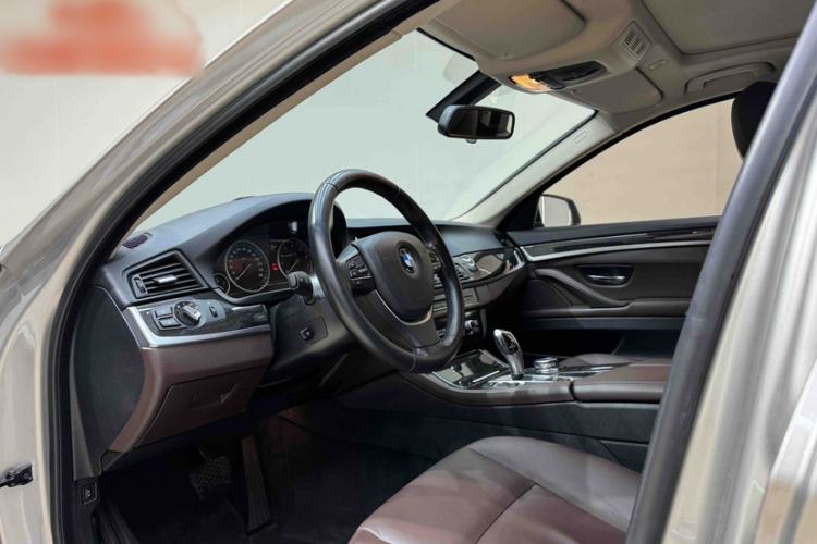 Used BMW 5 Series 2014 525Li Luxury Design Package Left Front Seat