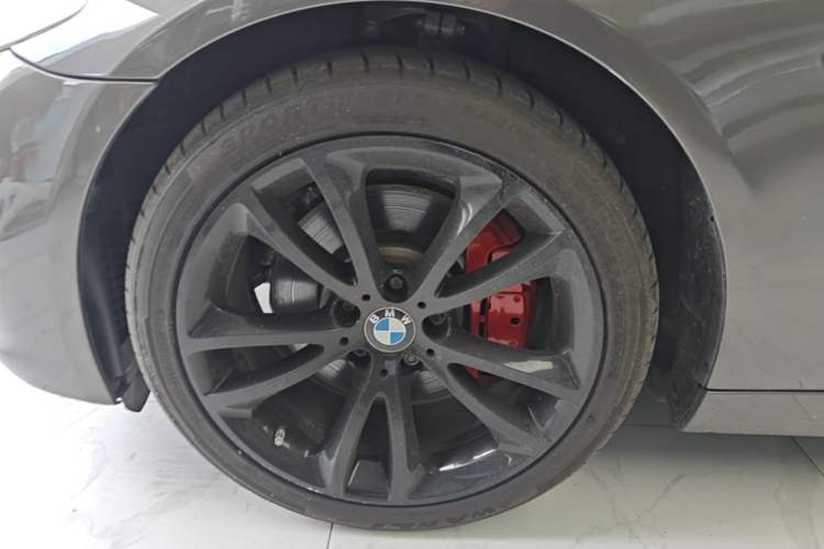 Used BMW 5 Series 2014 535Li Leading Model Left Front Wheel Hub