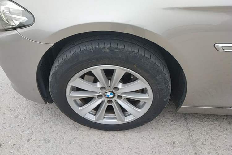 Used BMW 5 Series 2014 520Li Elegant Model Left Front Wheel Hub
