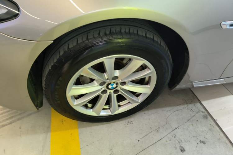 Used BMW 5 Series 2014 520Li Elegant Model Left Front Wheel Hub