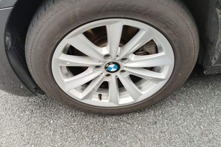 Used BMW 5 Series 2014 520Li Elegant Model Left Front Wheel Hub