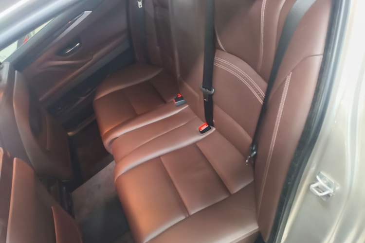 Used BMW 5 Series 2014 525Li Luxury Design Package Left Rear Seat