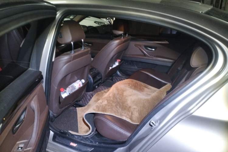 Used BMW 5 Series 2014 525Li Luxury Design Package Left Rear Seat