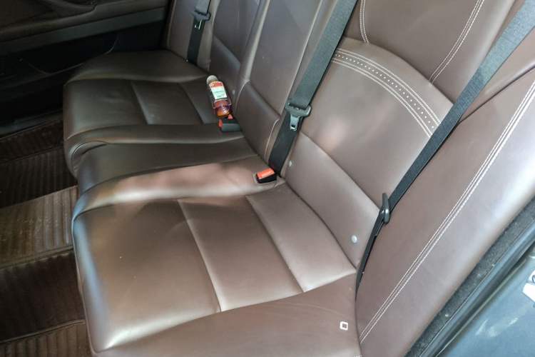 Used BMW 5 Series 2014 525Li Luxury Design Package Left Rear Seat