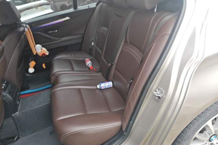 Used BMW 5 Series 2014 525Li Luxury Design Package Left Rear Seat