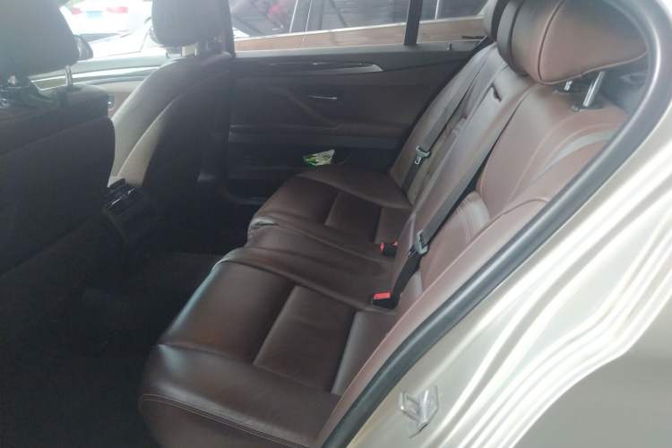 Used BMW 5 Series 2014 525Li Luxury Design Package Left Rear Seat