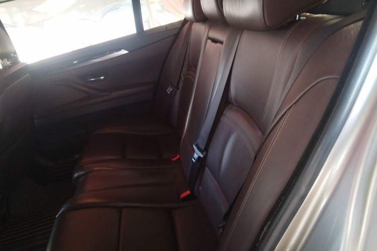 Used BMW 5 Series 2014 525Li Luxury Design Package Left Rear Seat