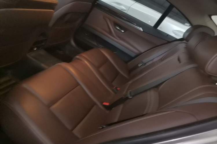 Used BMW 5 Series 2014 525Li Luxury Design Package Left Rear Seat