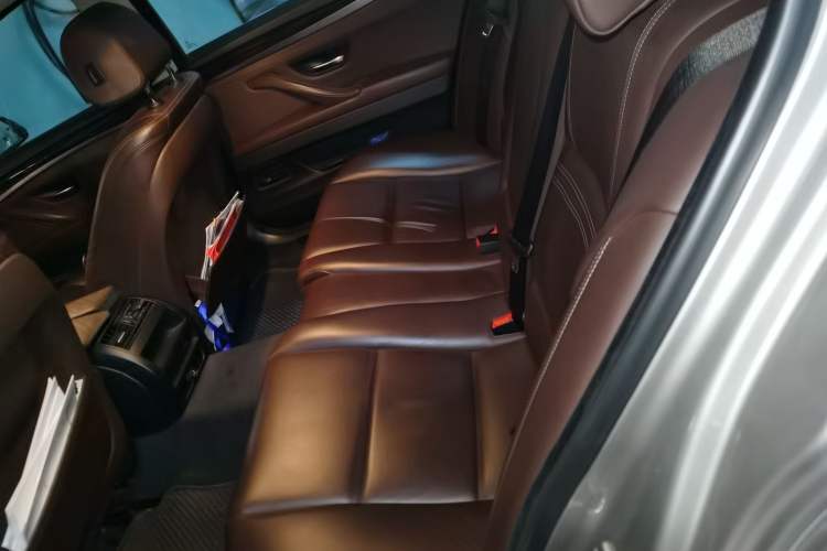 Used BMW 5 Series 2014 525Li Luxury Design Package Left Rear Seat