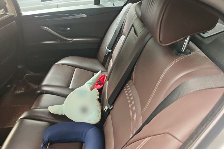 Used BMW 5 Series 2014 525Li Luxury Design Package Left Rear Seat