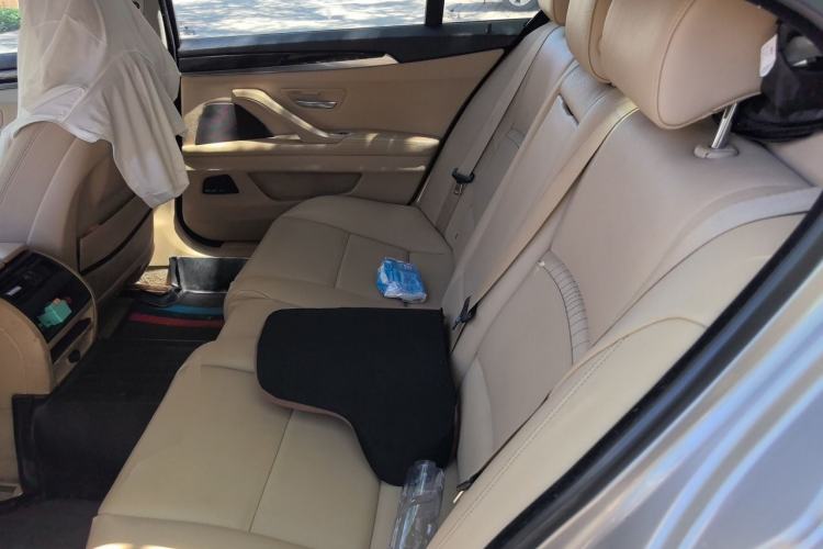 Used BMW 5 Series 2014 525Li Luxury Design Package Left Rear Seat