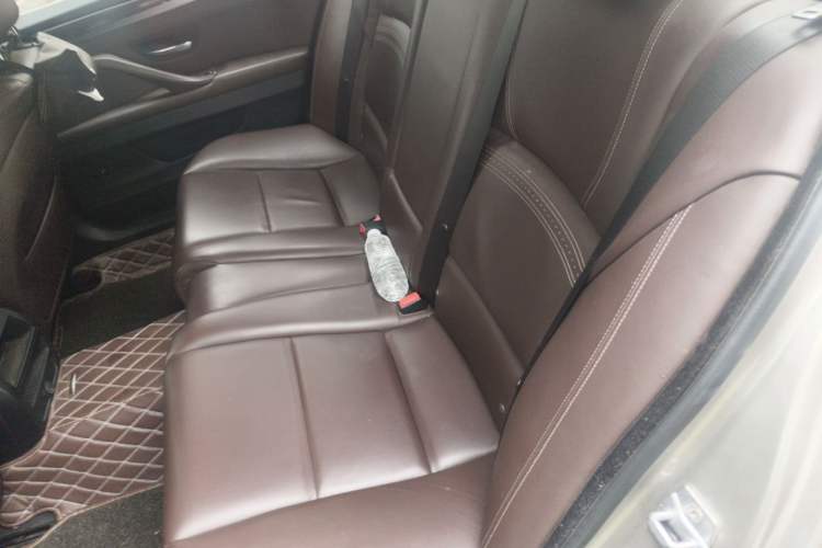 Used BMW 5 Series 2014 525Li Luxury Design Package Left Rear Seat
