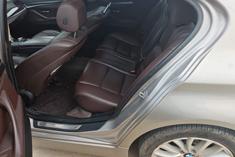Used BMW 5 Series 2014 525Li Luxury Design Package Left Rear Seat