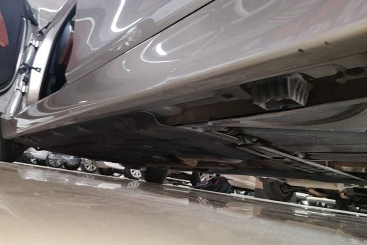 Used BMW 5 Series 2014 520Li Elegant Model Left Side Sill