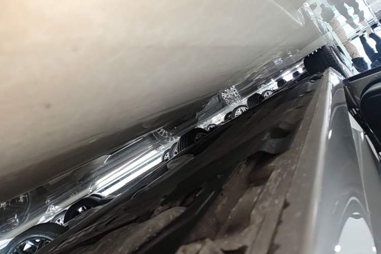 Used BMW 5 Series 2014 528Li Leading Model Left Side Sill
