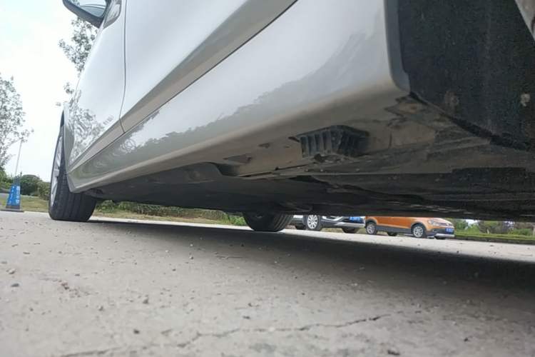 Used BMW 5 Series 2014 520Li Elegant Model Left Side Sill