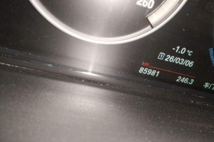Used BMW 5 Series 2014 525Li Luxury Design Package Odometer Close Up
