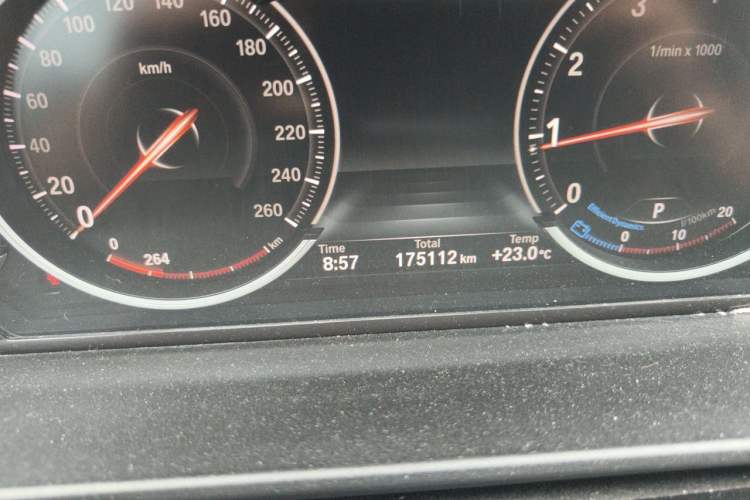 Used BMW 5 Series 2014 528Li xDrive Luxury Design Package Odometer Close Up
