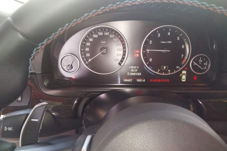 Used BMW 5 Series 2014 525Li Luxury Design Package Odometer Close Up
