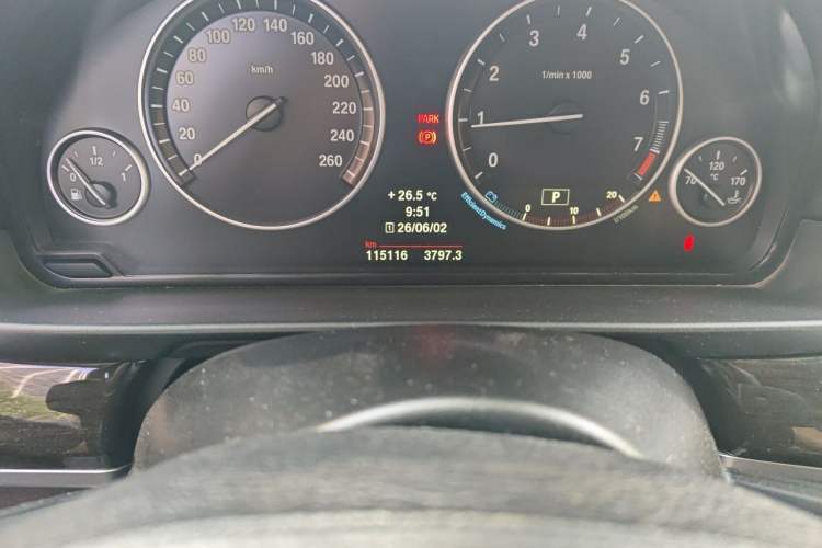 Used BMW 5 Series 2014 525Li Luxury Design Package Odometer Close Up
