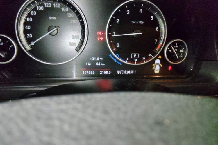 Used BMW 5 Series 2014 525Li Luxury Design Package Odometer Close Up