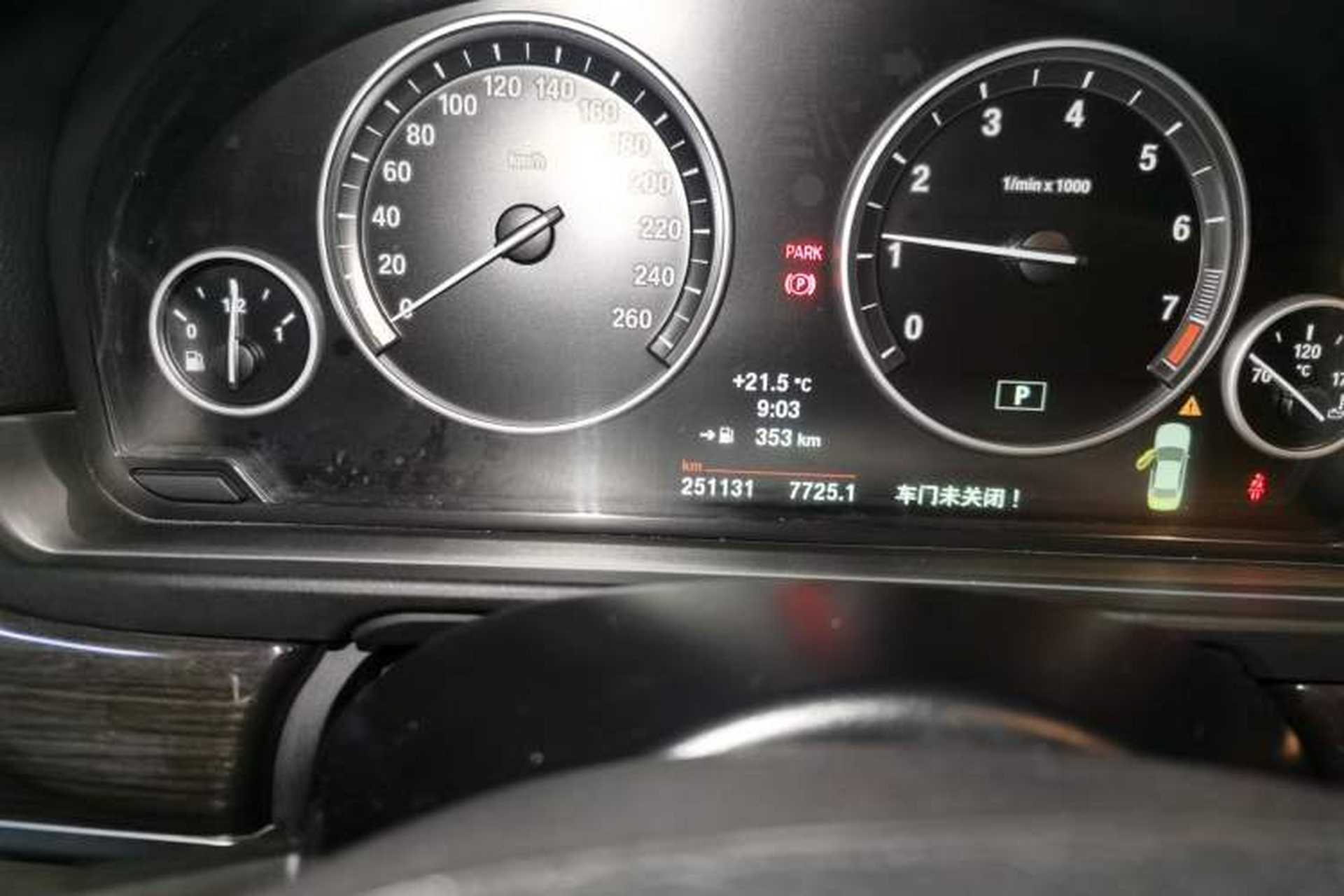 Used BMW 5 Series 2014 525Li Luxury Design Package Odometer Close Up
