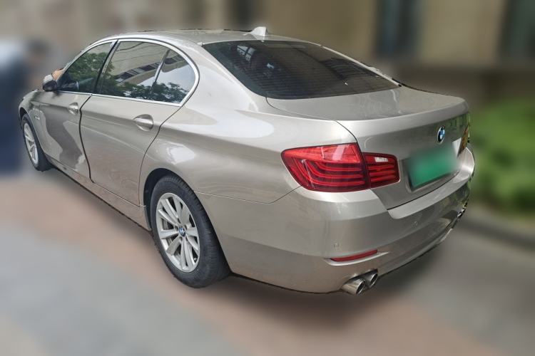 Used BMW 5 Series 2014 520Li Elegant Model Rear Left 45 Deg