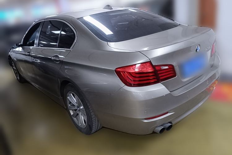 Used BMW 5 Series 2014 520Li Elegant Model Rear Left 45 Deg