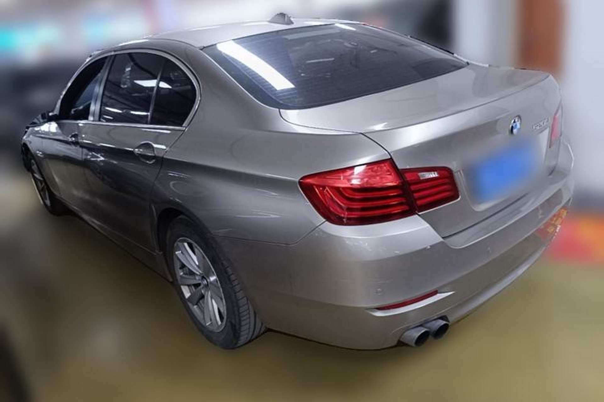 Used BMW 5 Series 2014 520Li Elegant Model Rear Left 45 Deg