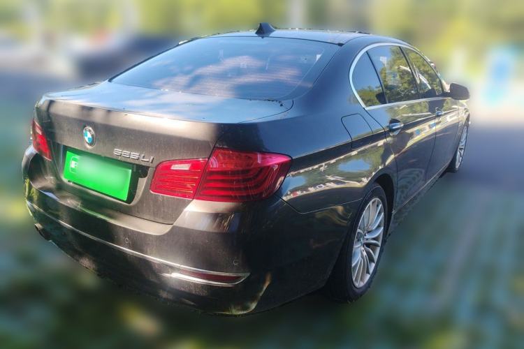 Used BMW 5 Series 2014 525Li Luxury Design Package Rear Right 45 Deg