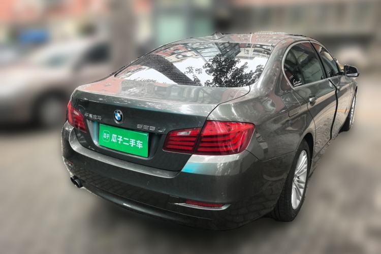 Used BMW 5 Series 2014 525Li Leading Model Rear Right 45 Deg