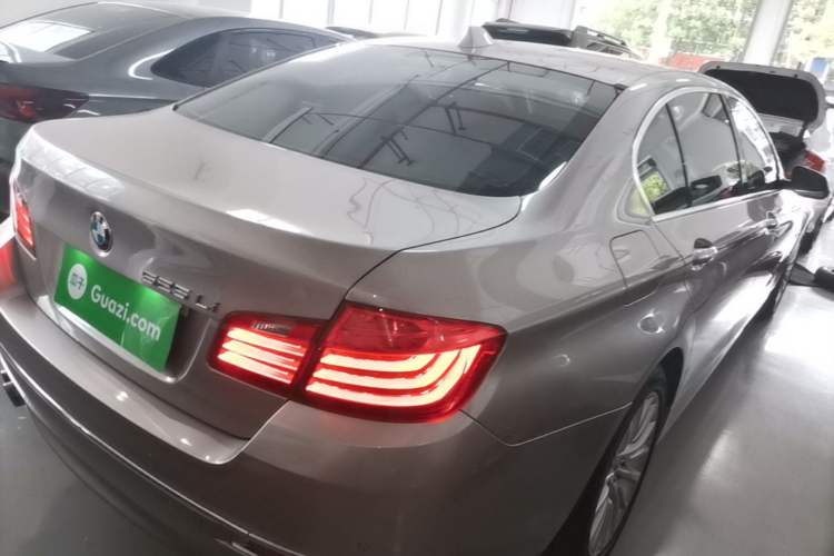 Used BMW 5 Series 2014 525Li Luxury Design Package Rear Right 45 Deg