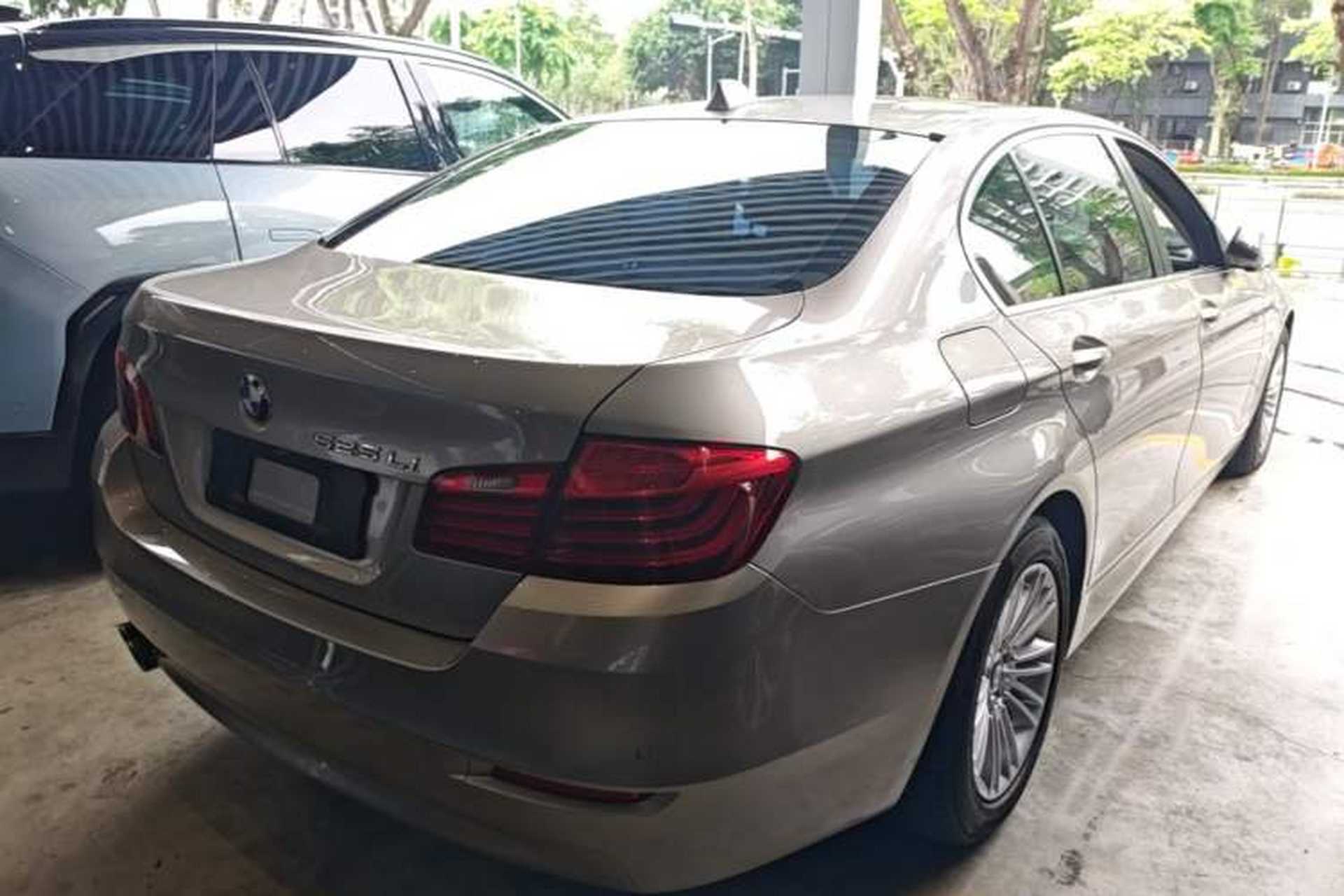 Used BMW 5 Series 2014 525Li Leading Model Rear Right 45 Deg