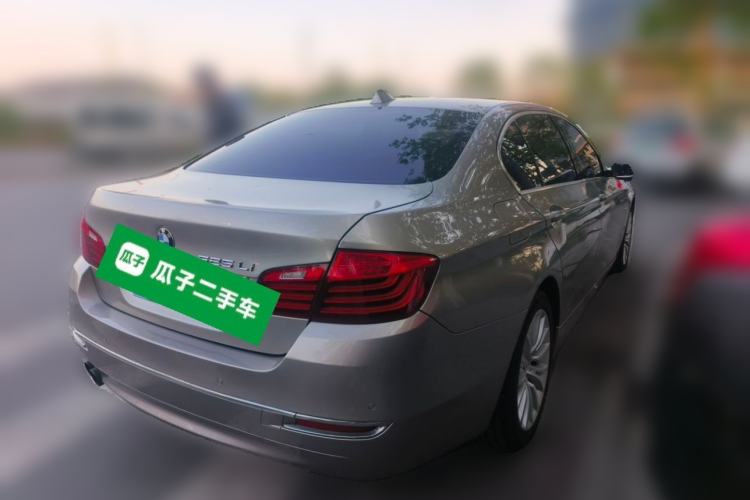 Used BMW 5 Series 2014 525Li Luxury Design Package Rear Right 45 Deg