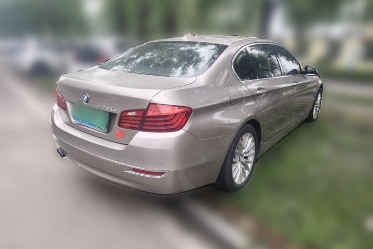 Used BMW 5 Series 2014 525Li Luxury Design Package Rear Right 45 Deg
