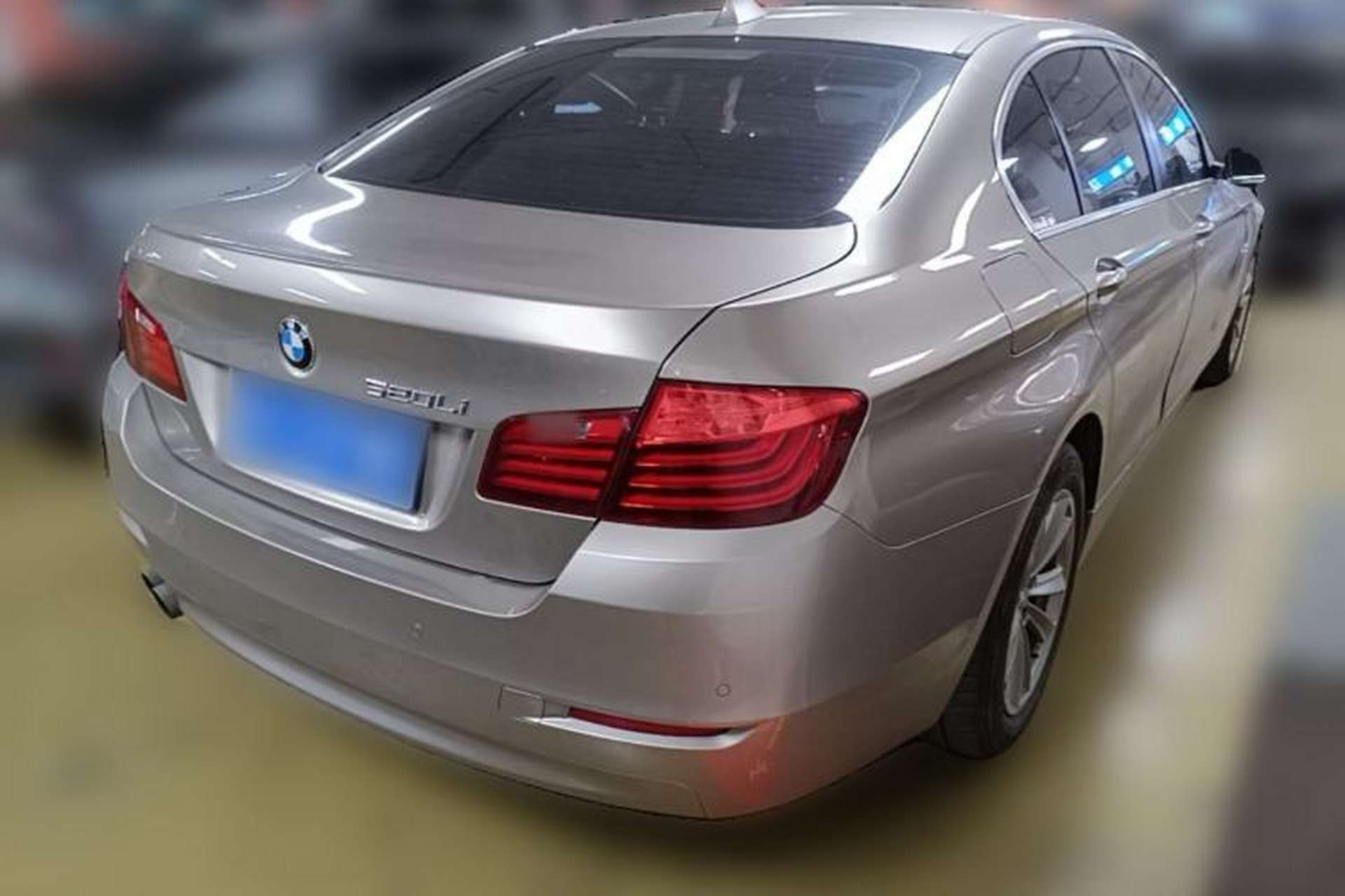 Used BMW 5 Series 2014 520Li Elegant Model Rear Right 45 Deg