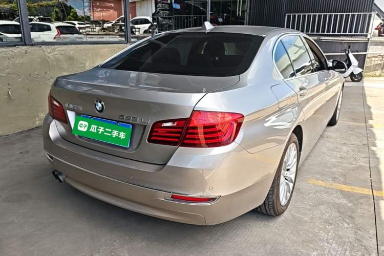 Used BMW 5 Series 2014 525Li Luxury Design Package Rear Right 45 Deg