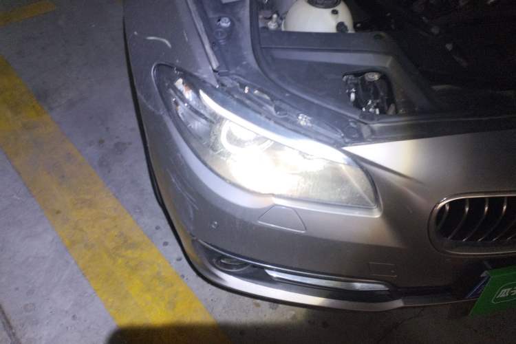 Used BMW 5 Series 2014 525Li Luxury Design Package Right Front Headlight