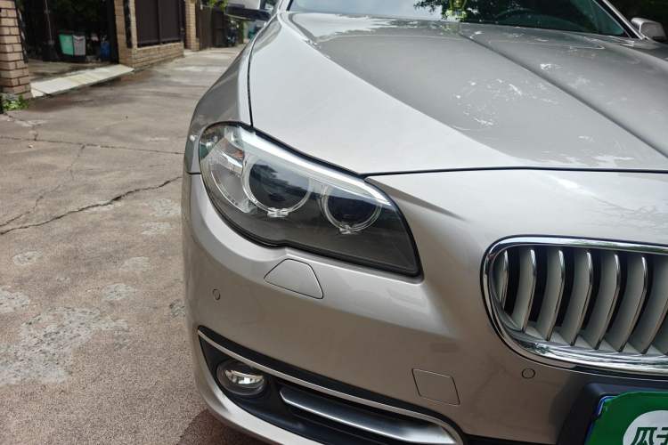Used BMW 5 Series 2014 525Li Fashion Design Package Right Front Headlight