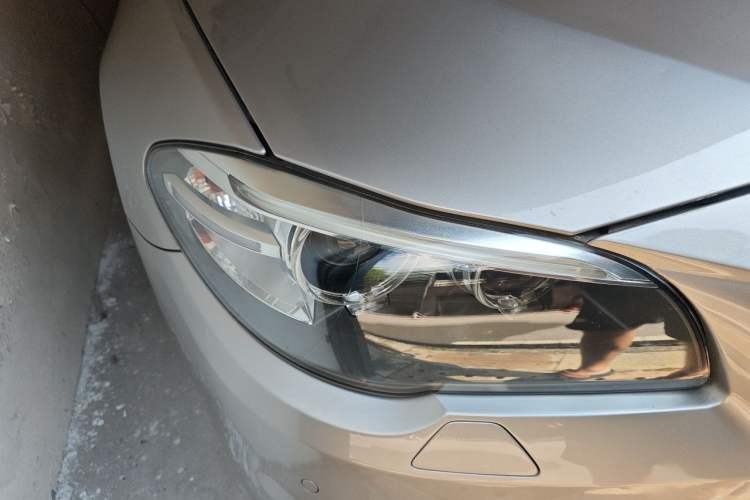 Used BMW 5 Series 2014 525Li Luxury Design Package Right Front Headlight