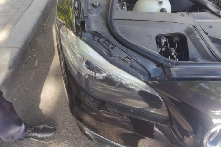 Used BMW 5 Series 2014 525Li Luxury Design Package Right Front Headlight