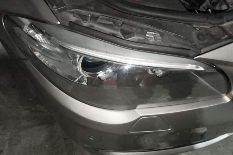 Used BMW 5 Series 2014 525Li Luxury Design Package Right Front Headlight