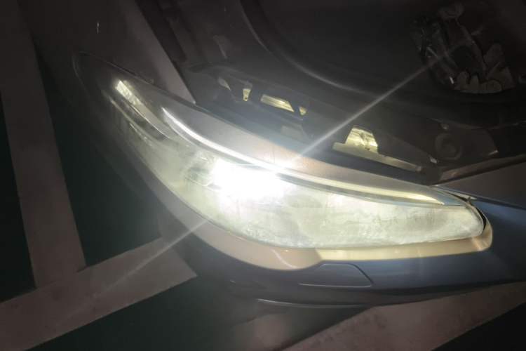 Used BMW 5 Series 2014 525Li Luxury Design Package Right Front Headlight